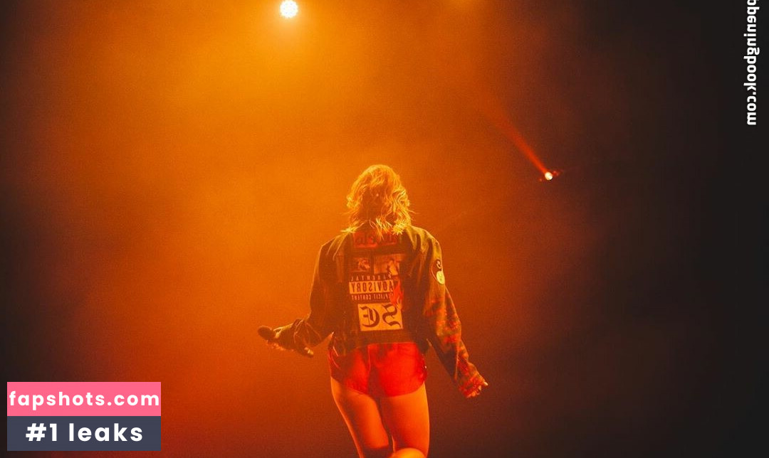 Tove Lo gallery photo #230