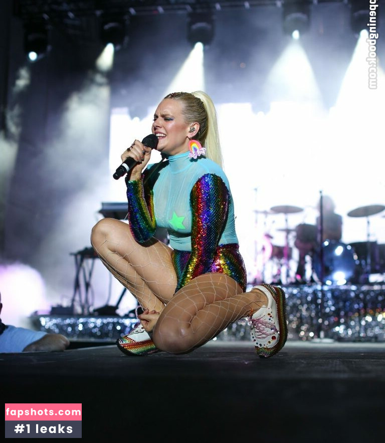 Tove Lo gallery photo #241