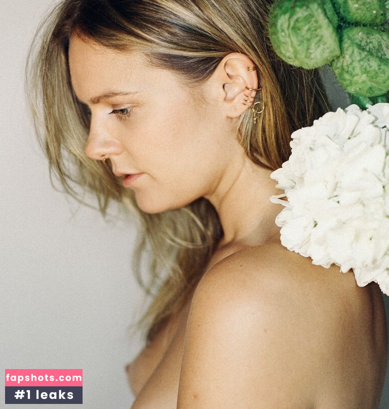 Tove Lo gallery photo #249