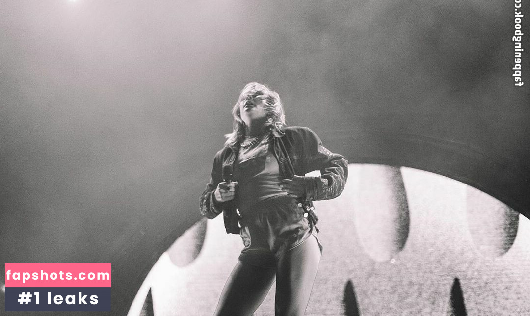 Tove Lo gallery photo #260