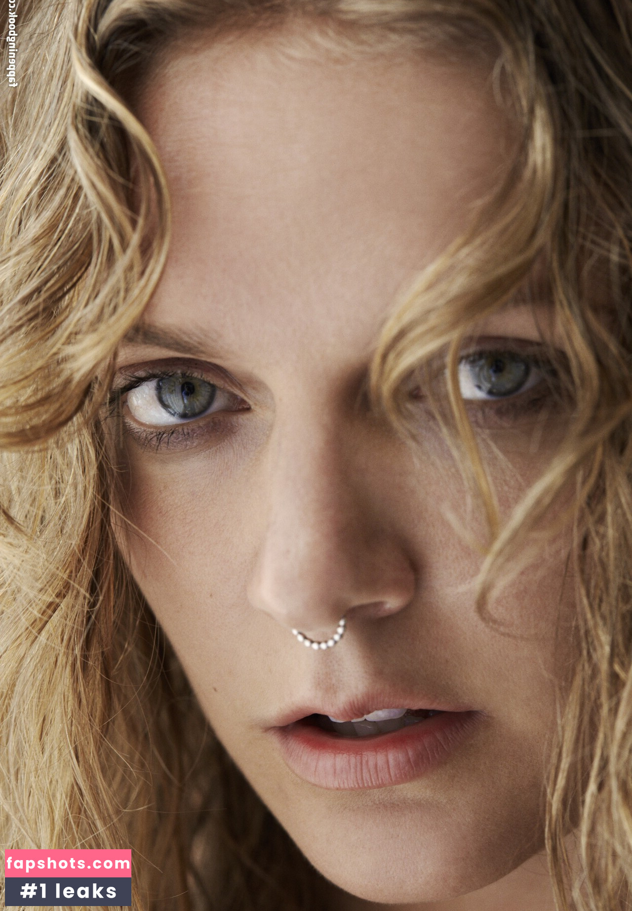 Tove Lo gallery photo #262