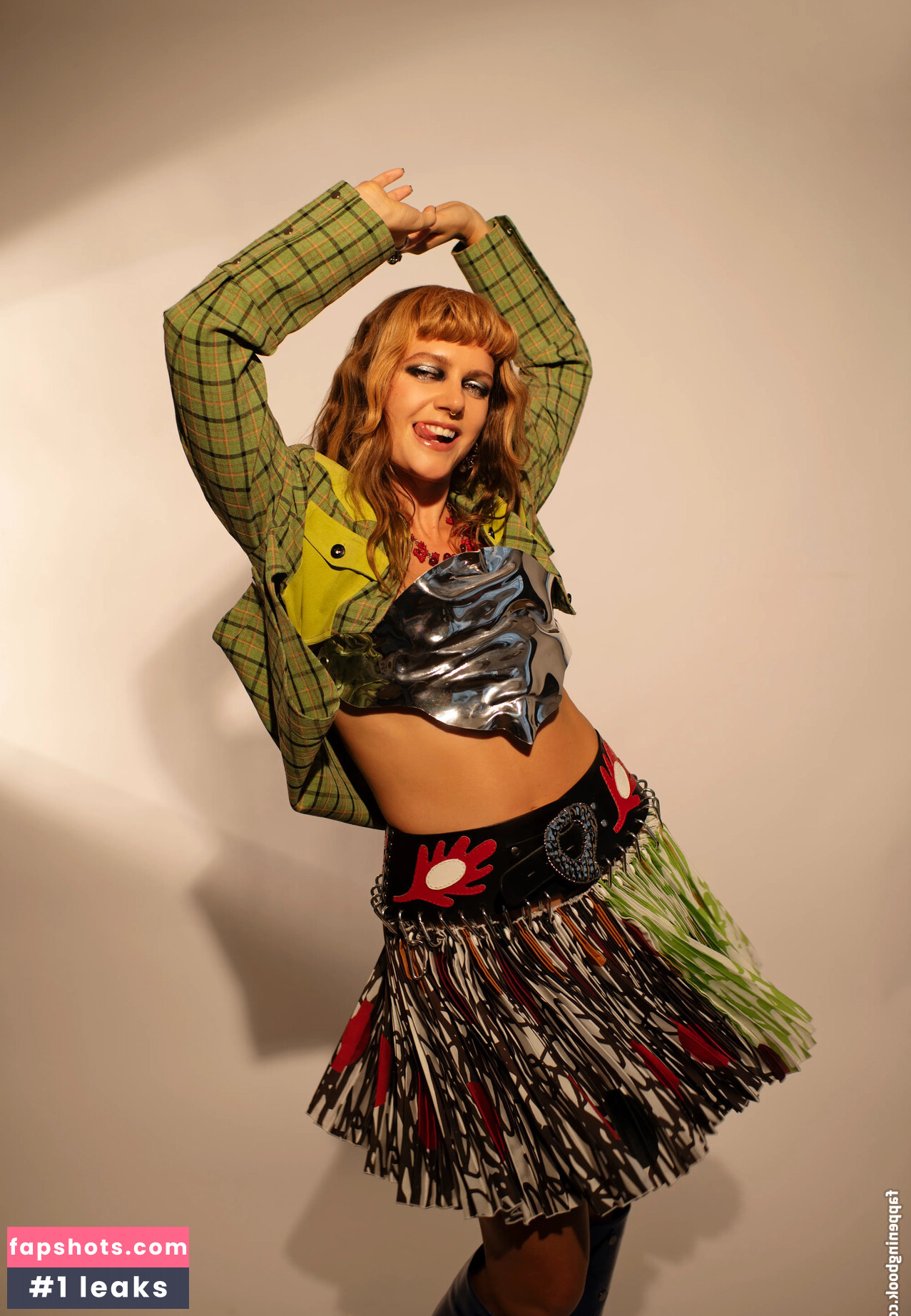 Tove Lo gallery photo #272