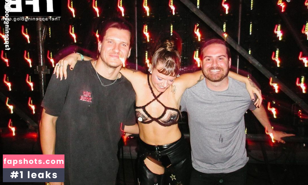 Tove Lo gallery photo #319