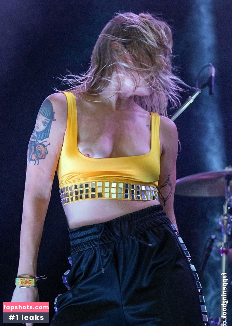 Tove Lo gallery photo #329