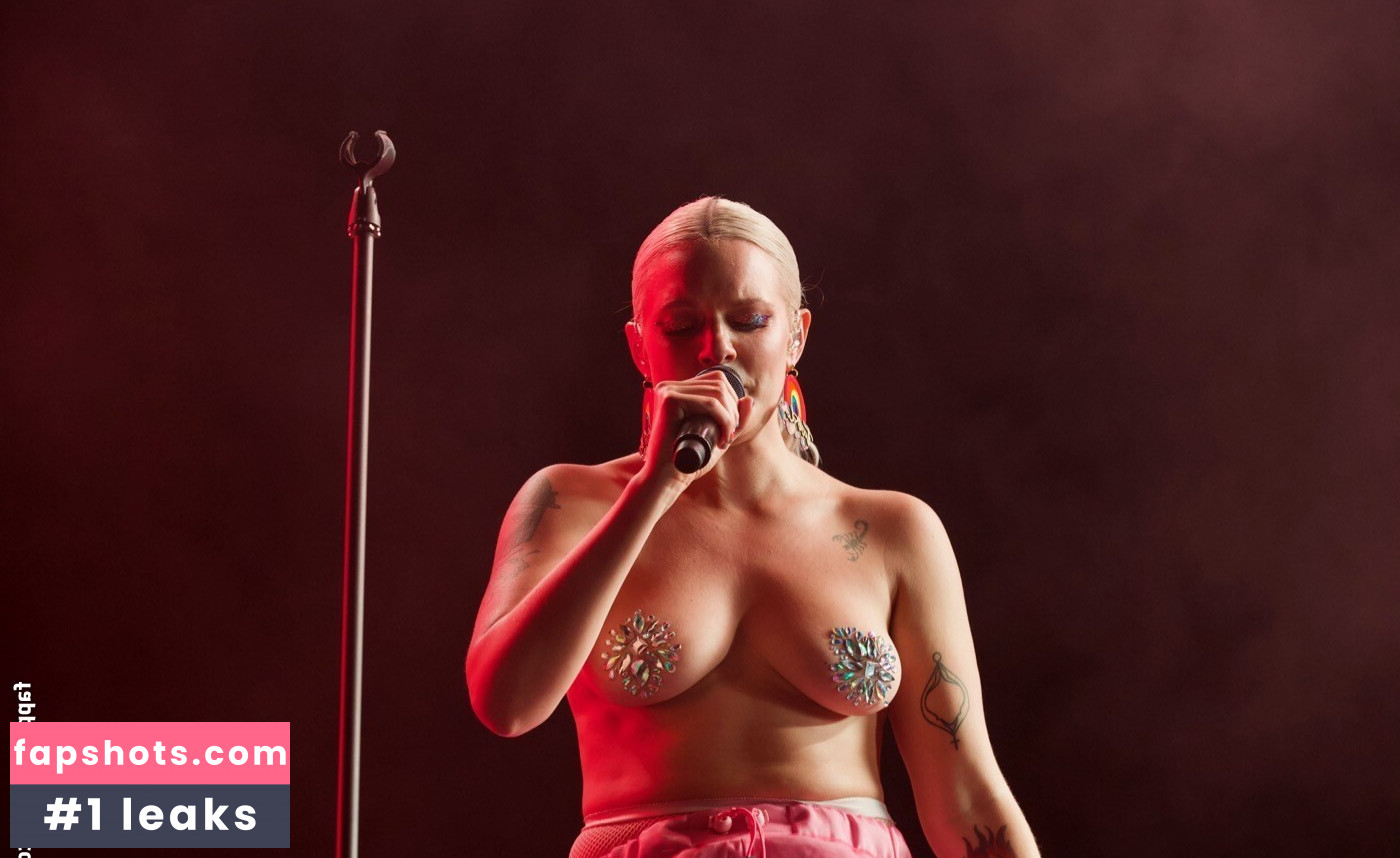 Tove Lo gallery photo #356