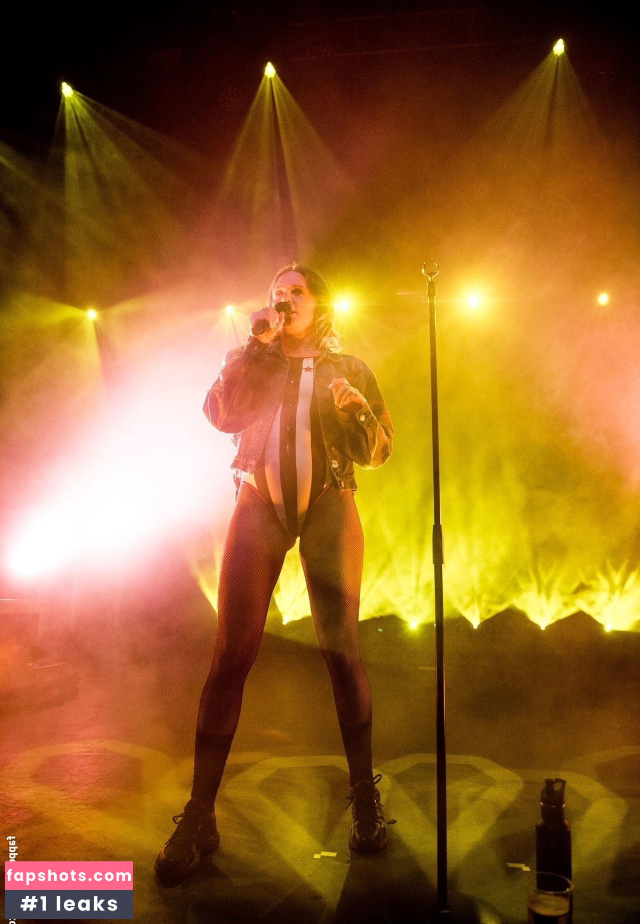 Tove Lo gallery photo #382