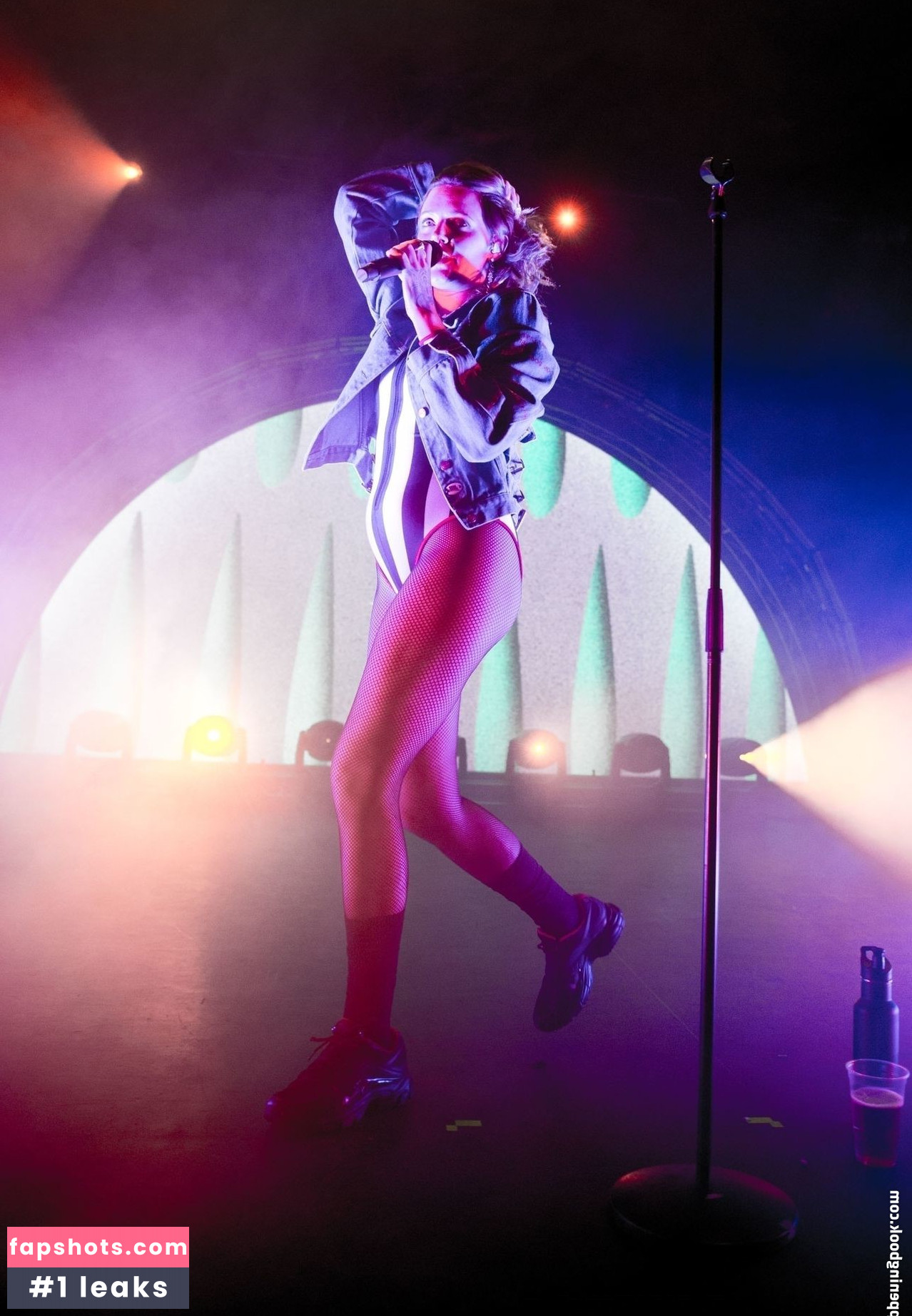 Tove Lo gallery photo #388