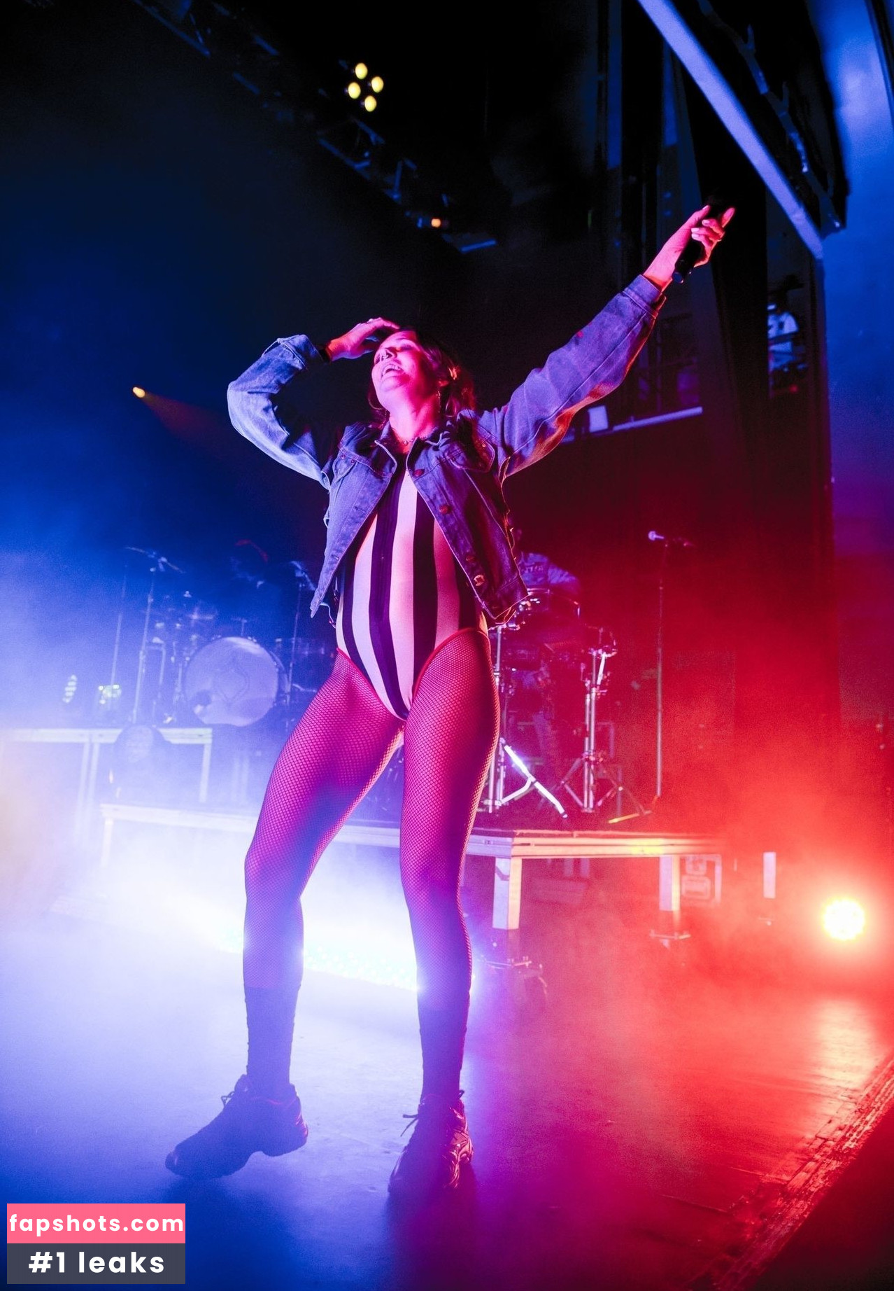 Tove Lo gallery photo #392