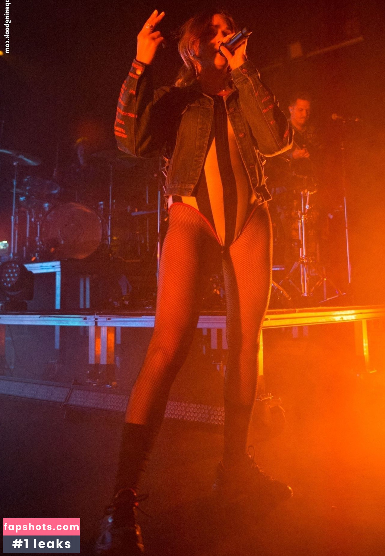 Tove Lo gallery photo #396