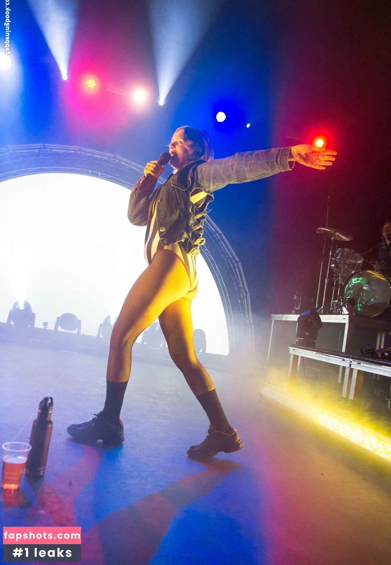 Tove Lo gallery photo #406