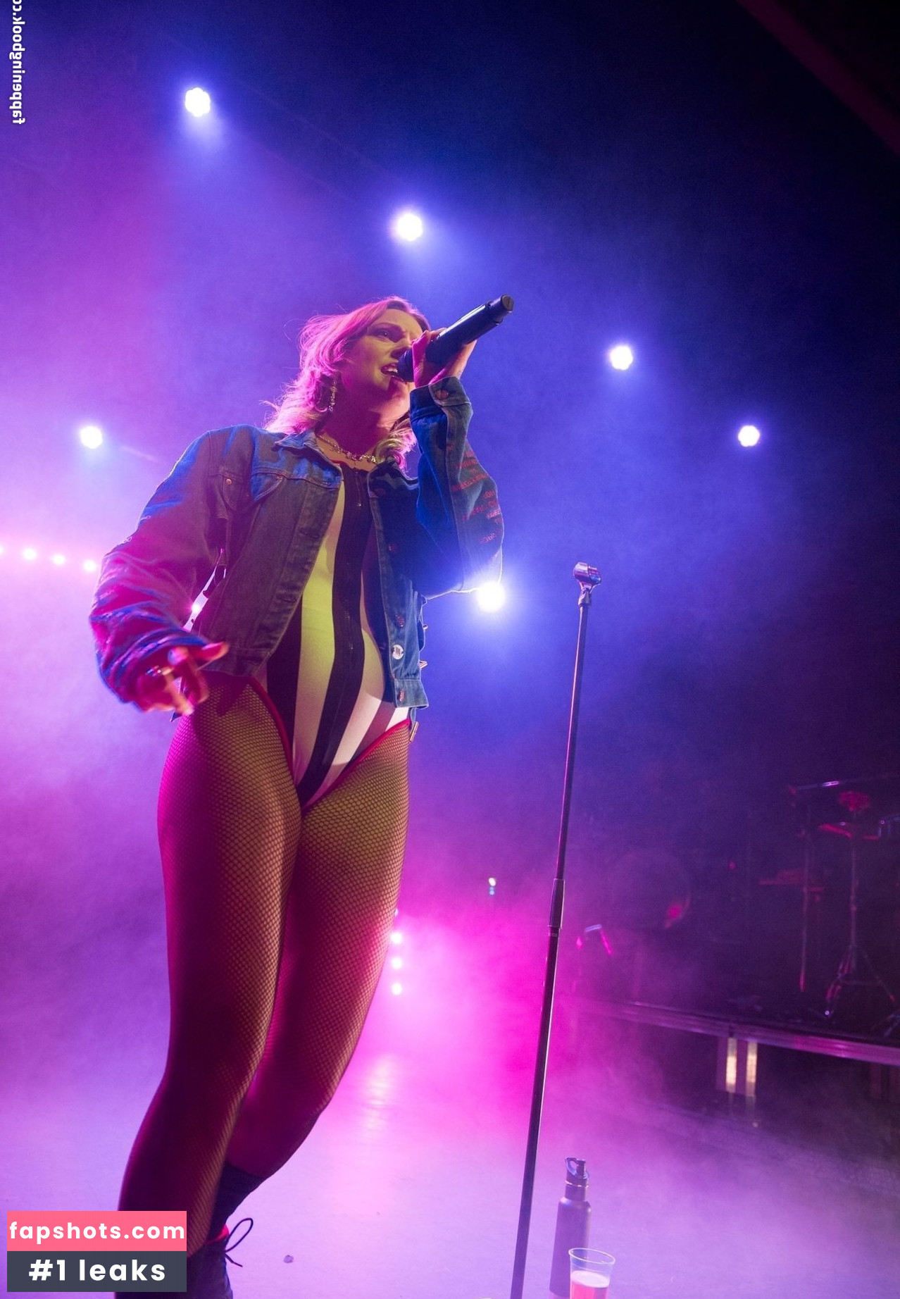 Tove Lo gallery photo #420