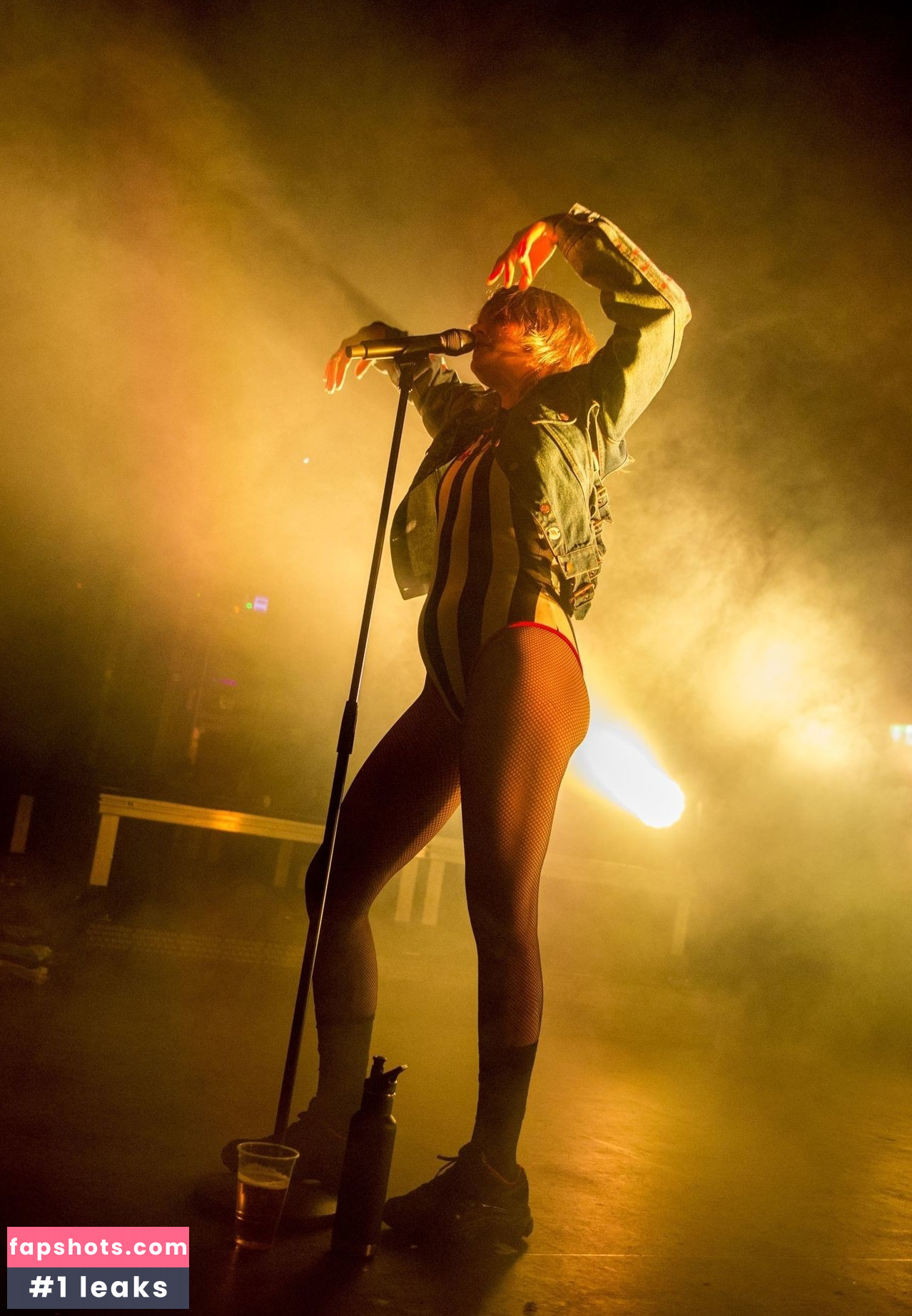 Tove Lo gallery photo #423