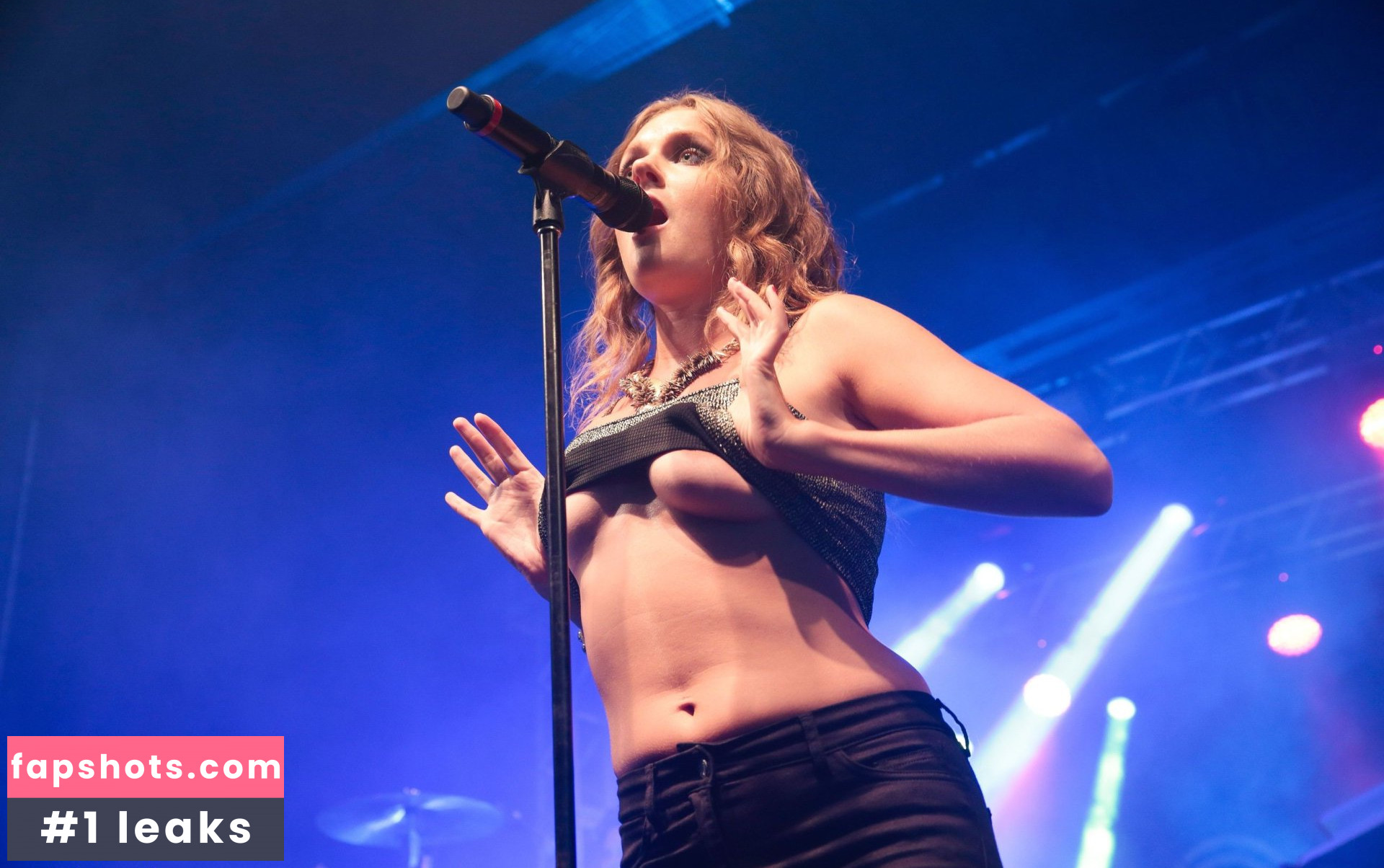 Tove Lo gallery photo #450