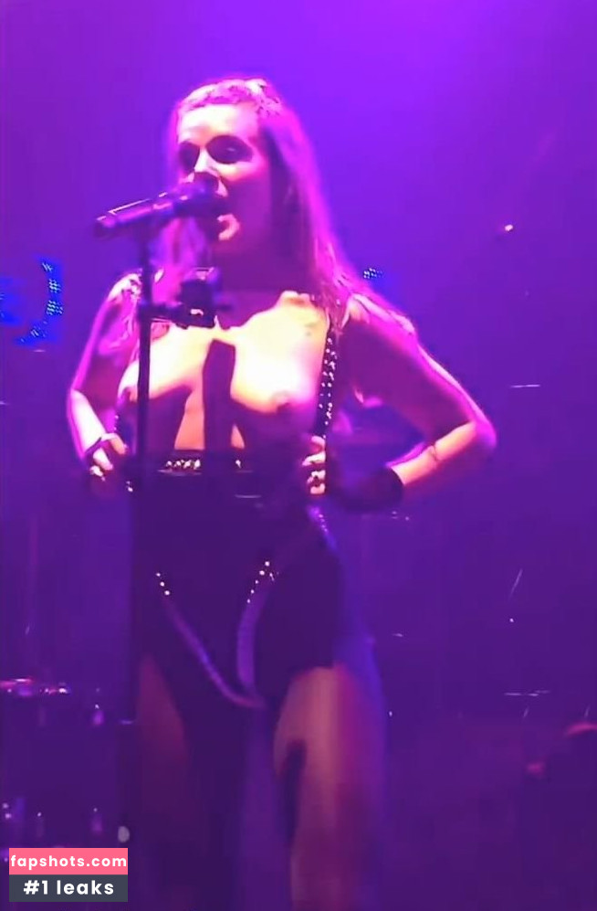 Tove Lo gallery photo #453