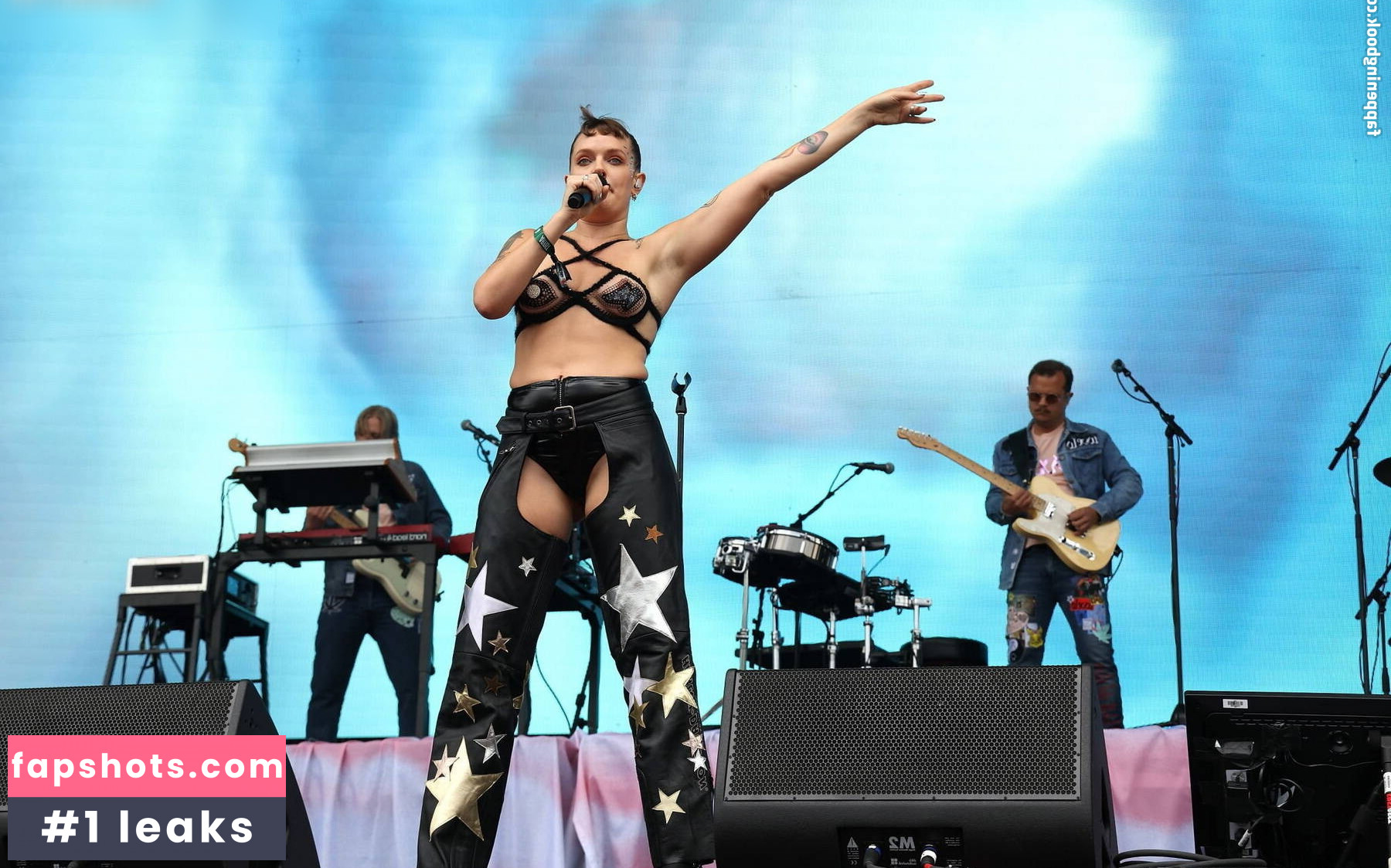 Tove Lo gallery photo #7