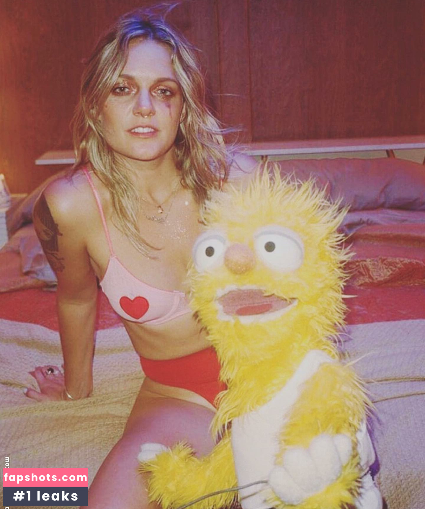 Tove Lo gallery photo #63