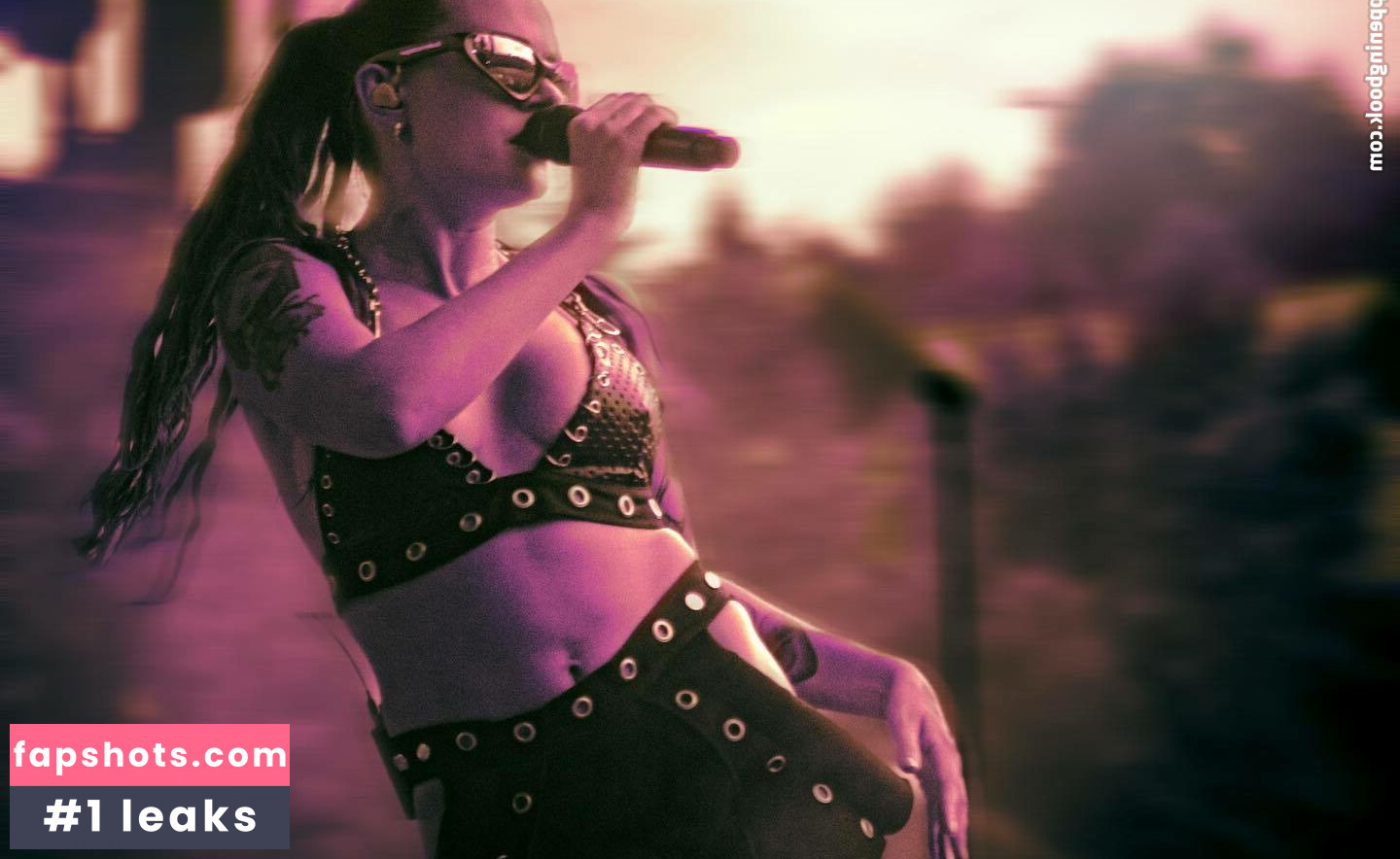 Tove Lo gallery photo #70