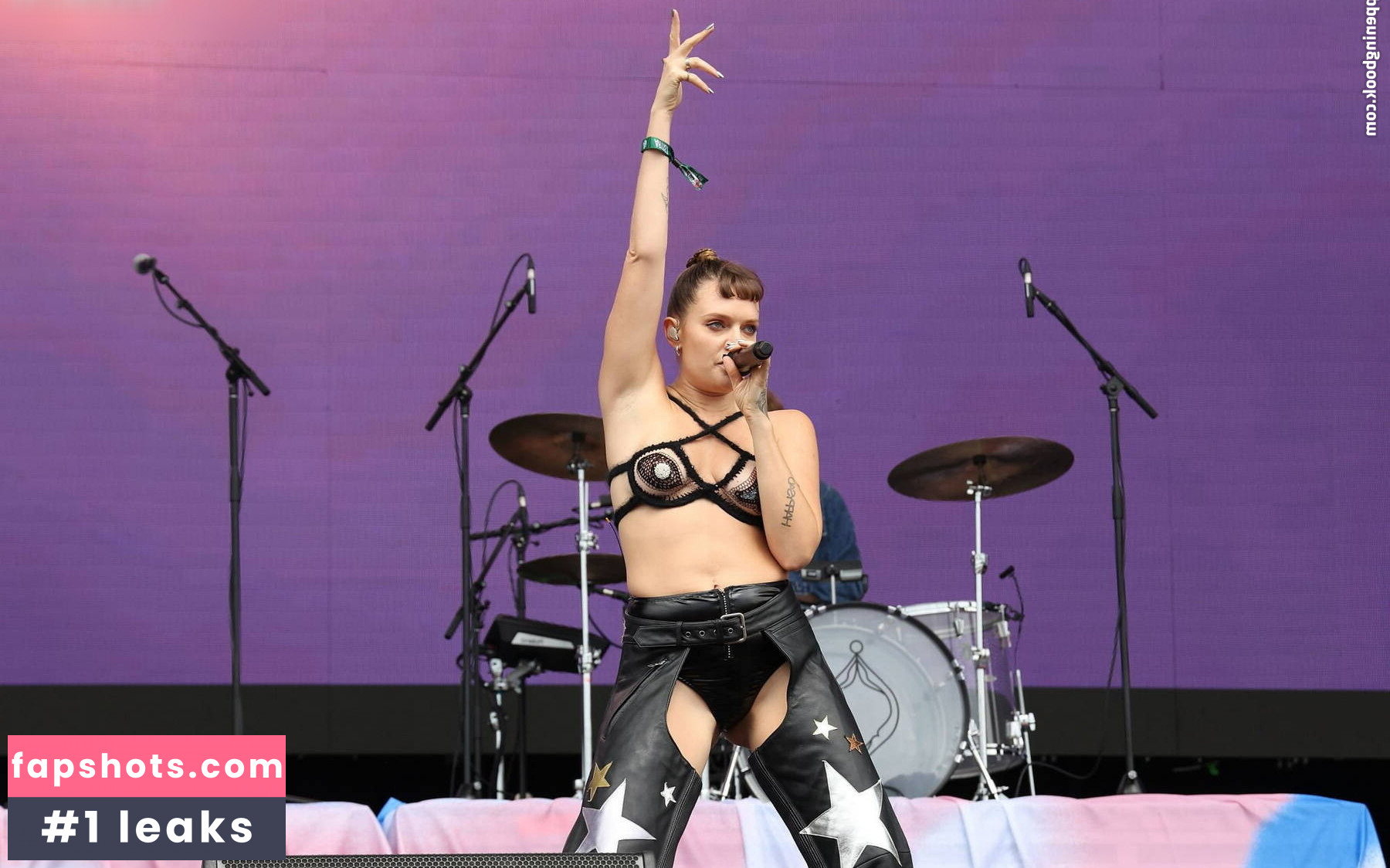 Tove Lo gallery photo #8