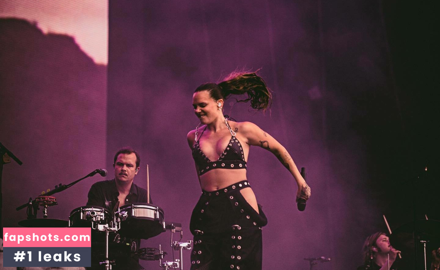 Tove Lo gallery photo #72