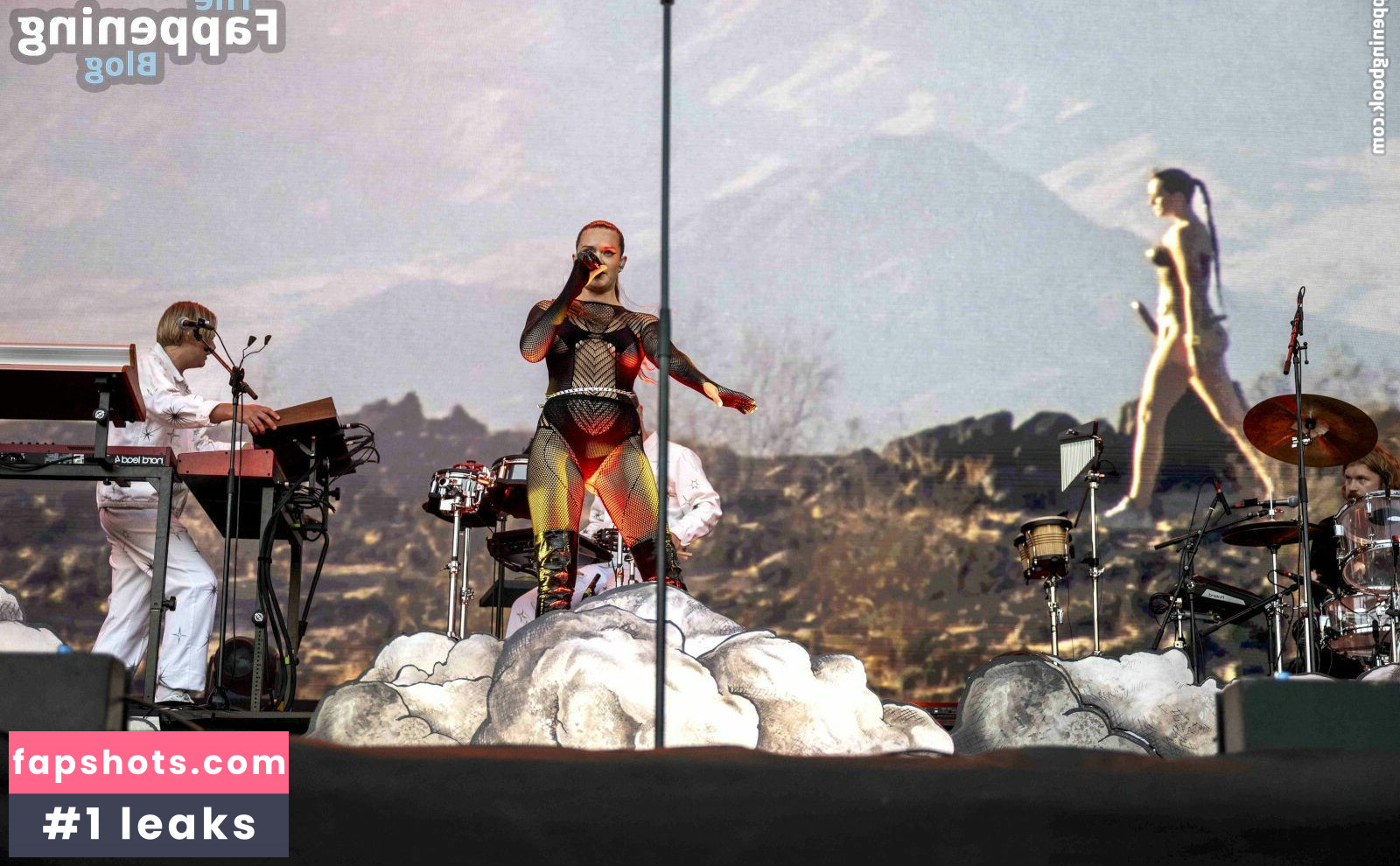 Tove Lo gallery photo #74