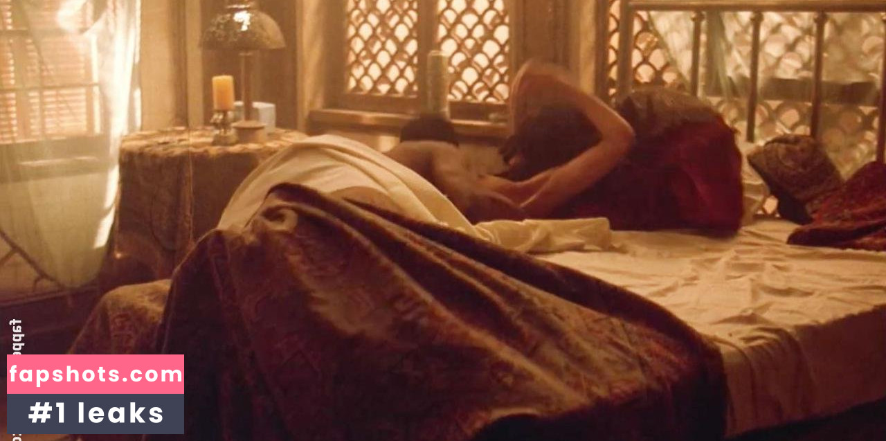 Tracey Ross nude babe gallery