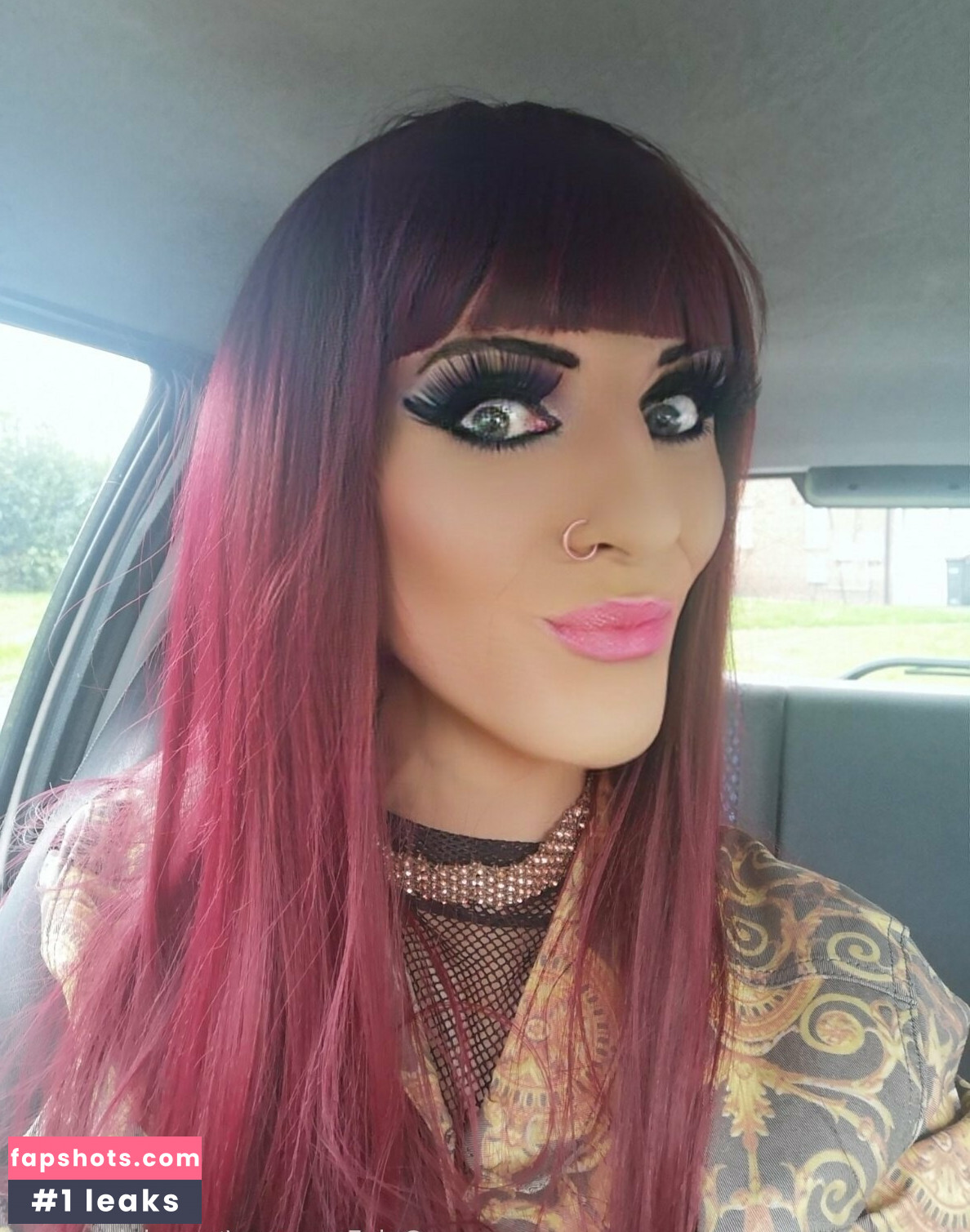 trans-lola-perron gallery photo #19