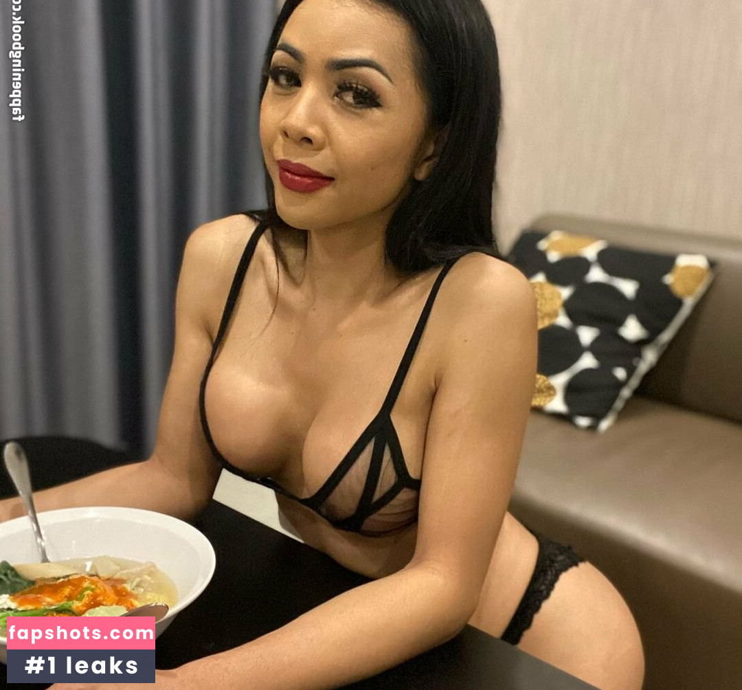 transsohot nude babe gallery