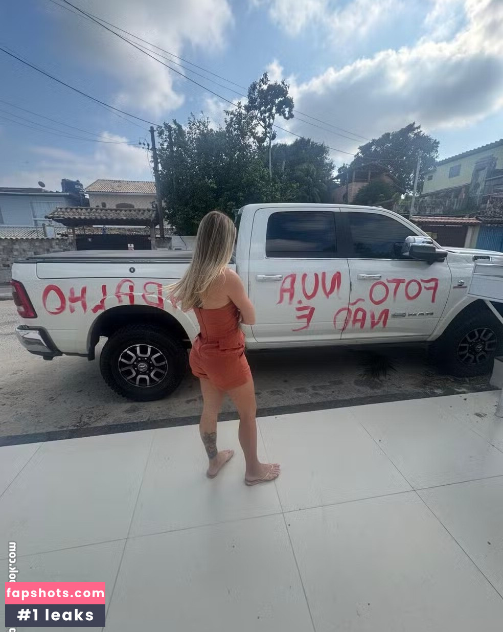 Tretas nude babe gallery