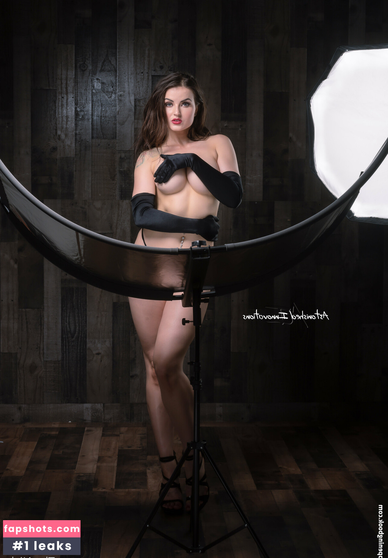 trezztheniche nude babe gallery