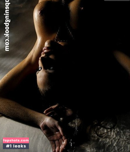 Triana Iglesias Nude Leaks OnlyFans Photos #3 - LeakJerk