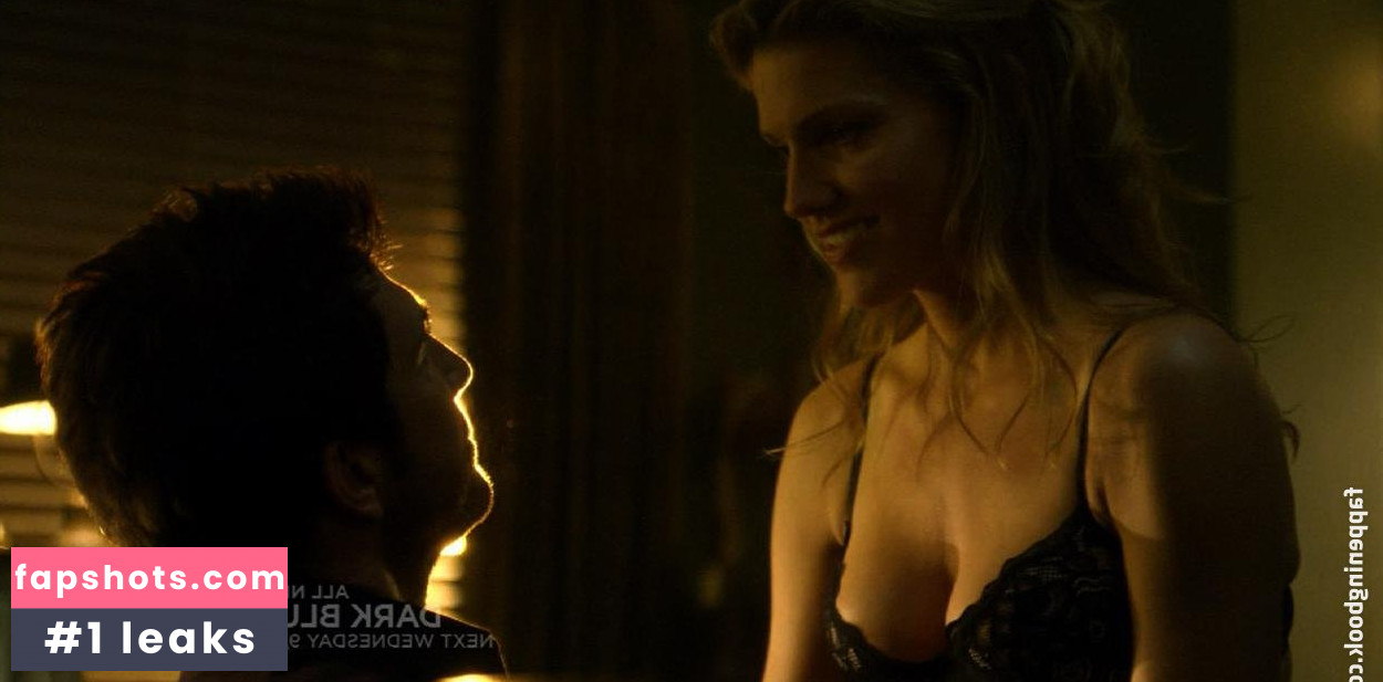Tricia Helfer gallery photo #145