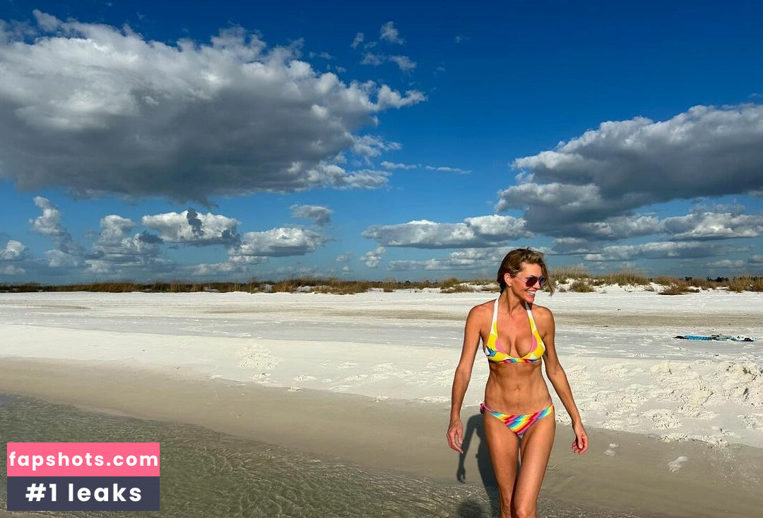 Tricia Helfer gallery photo #20