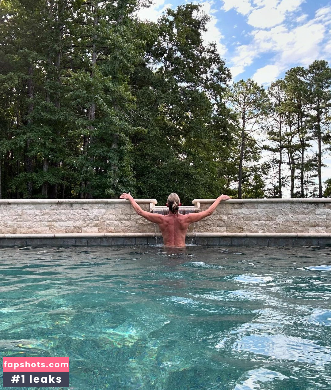 Tricia Helfer gallery photo #23