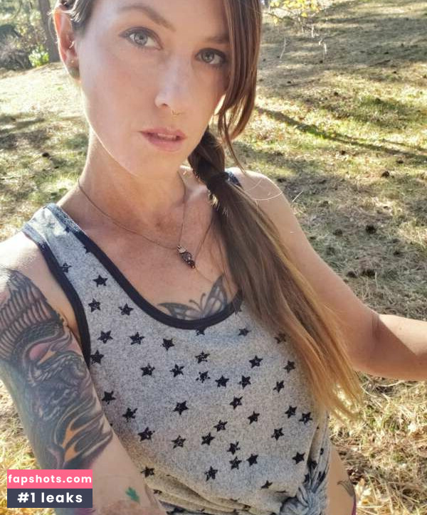 Tricia Oaks gallery photo #13