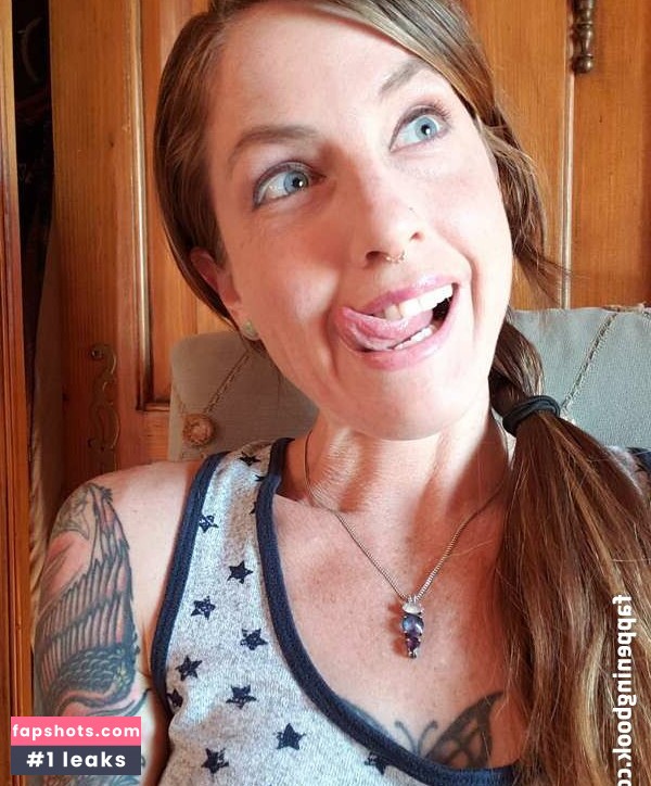 Tricia Oaks gallery photo #6