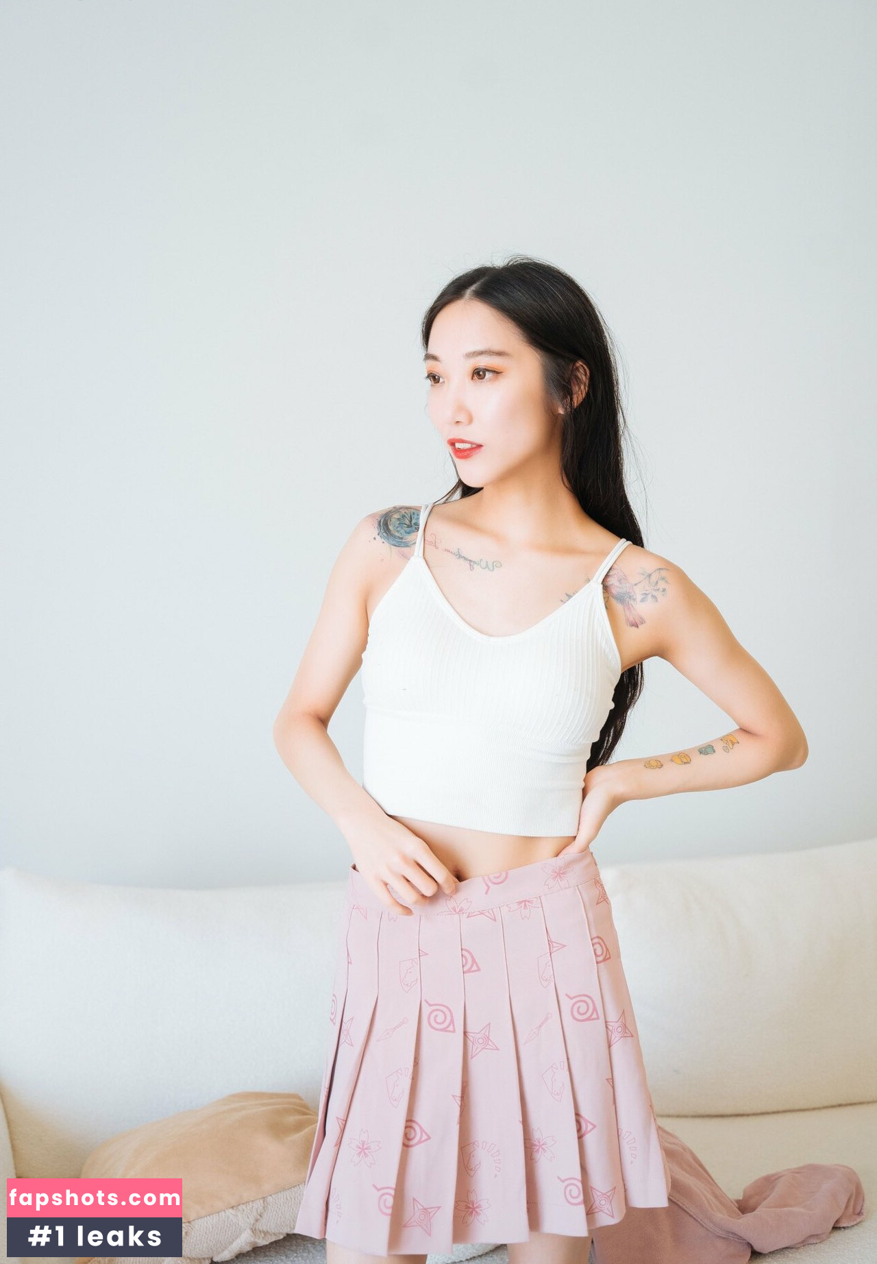 triciaisabirdy nude babe gallery