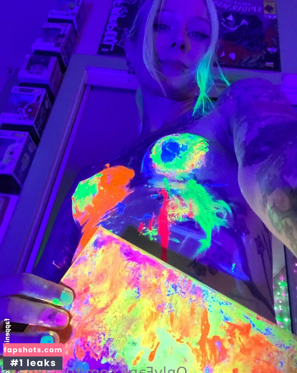 TriciaXPain nude babe gallery