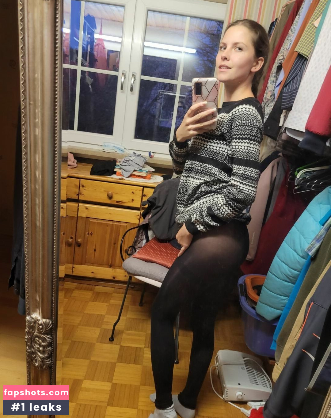 TrickyAlice6 nude babe gallery