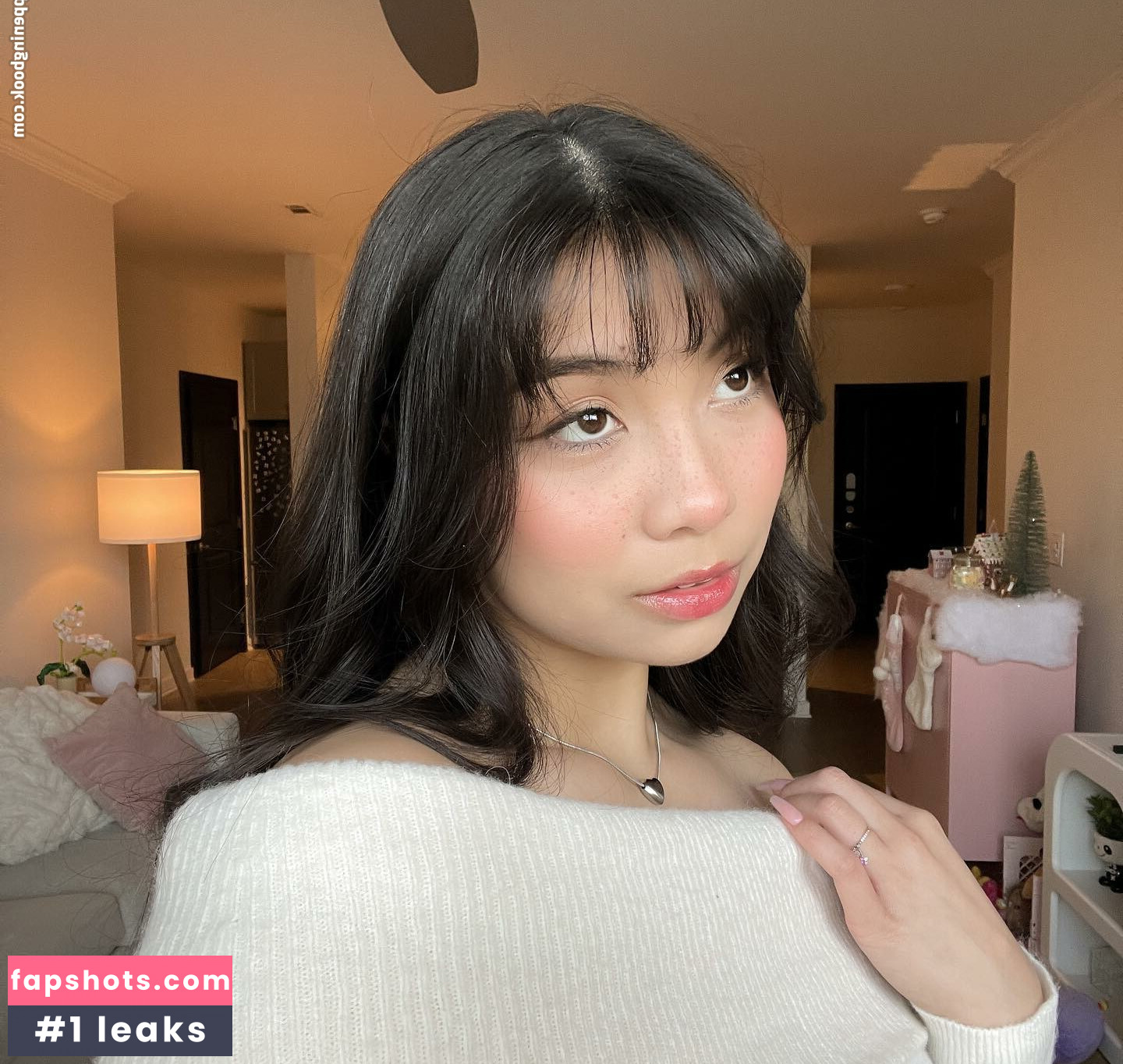 Trin Lovell nude babe gallery