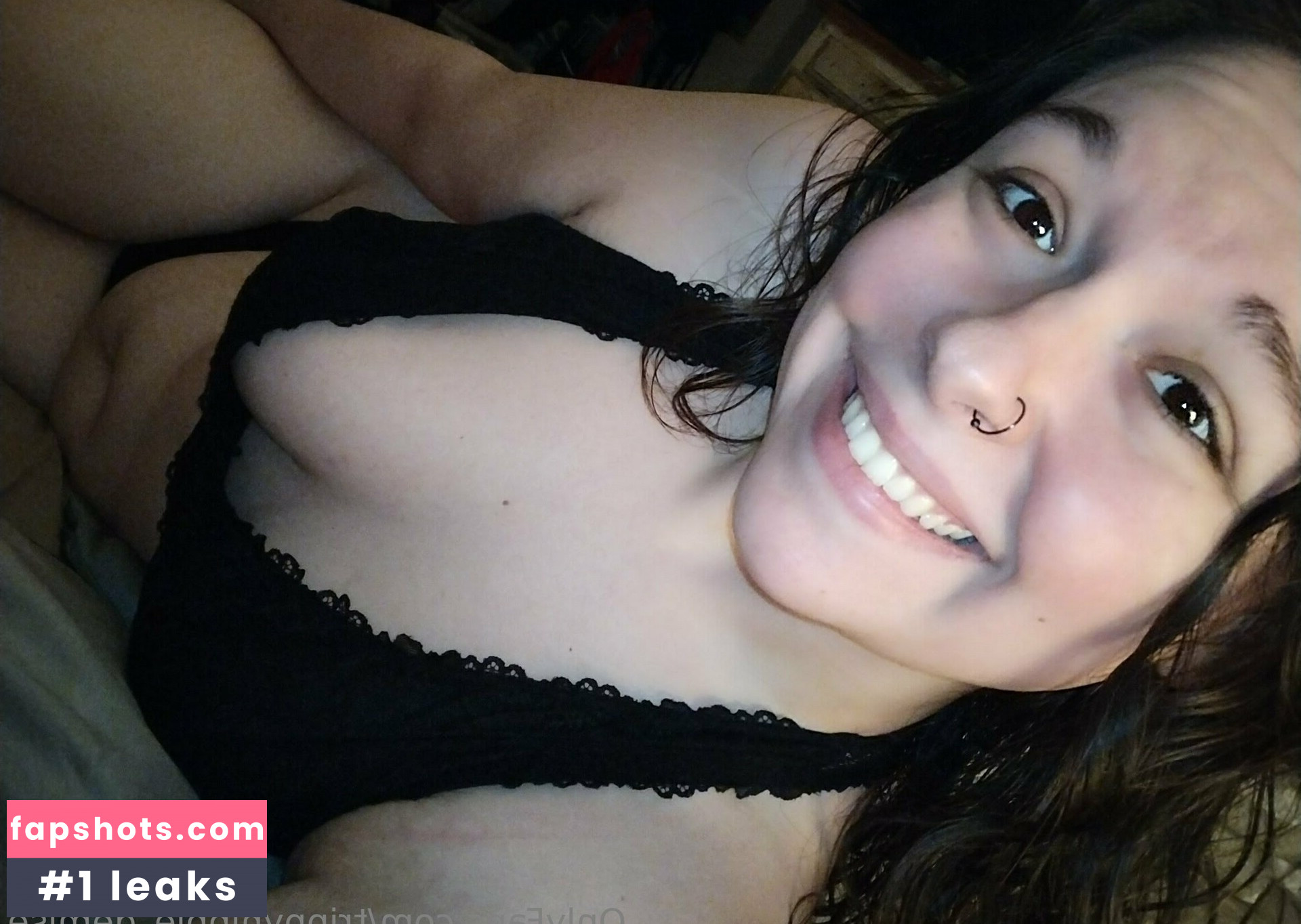 trippyhippie_demise nude babe gallery