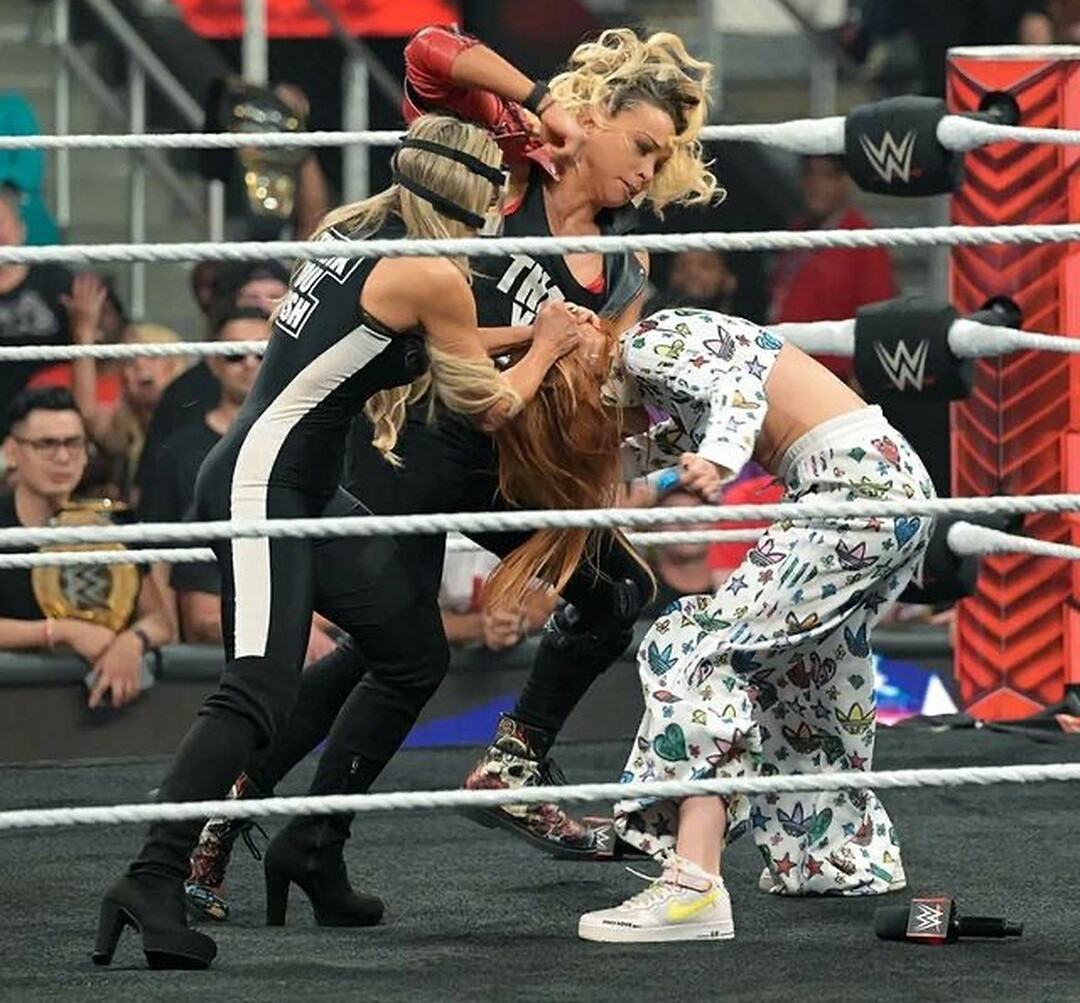 trish-stratus gallery photo #981