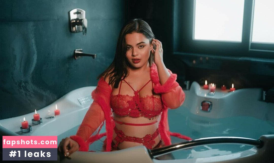 Triyasha Roy nude babe gallery