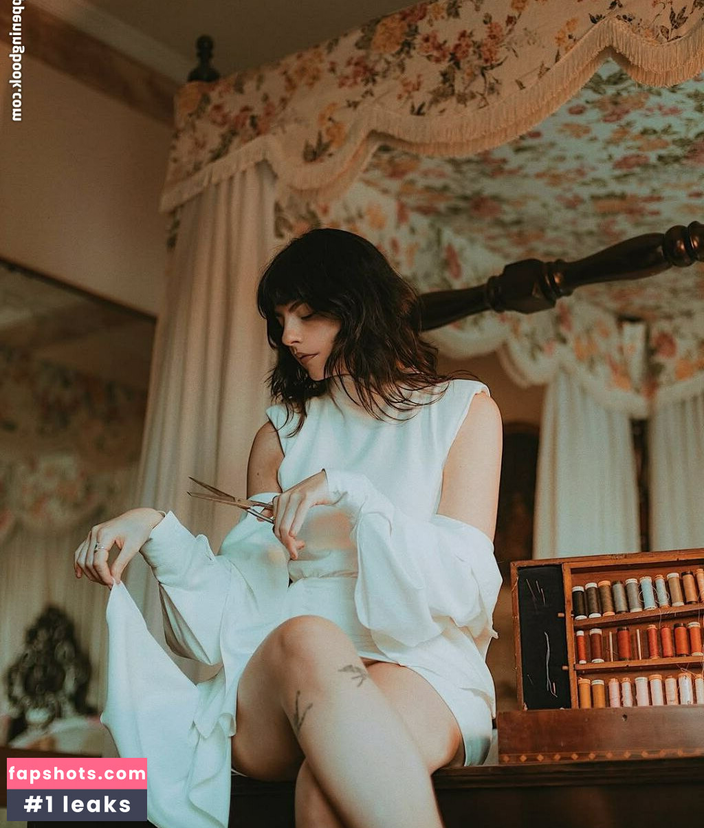 Triz Pariz gallery photo #3