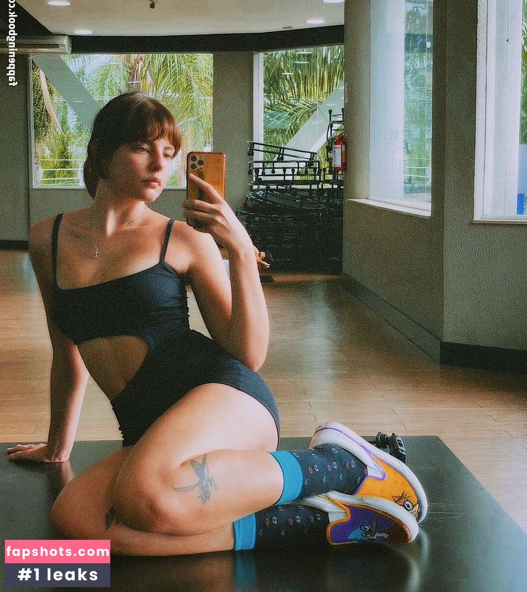 Triz Pariz gallery photo #6