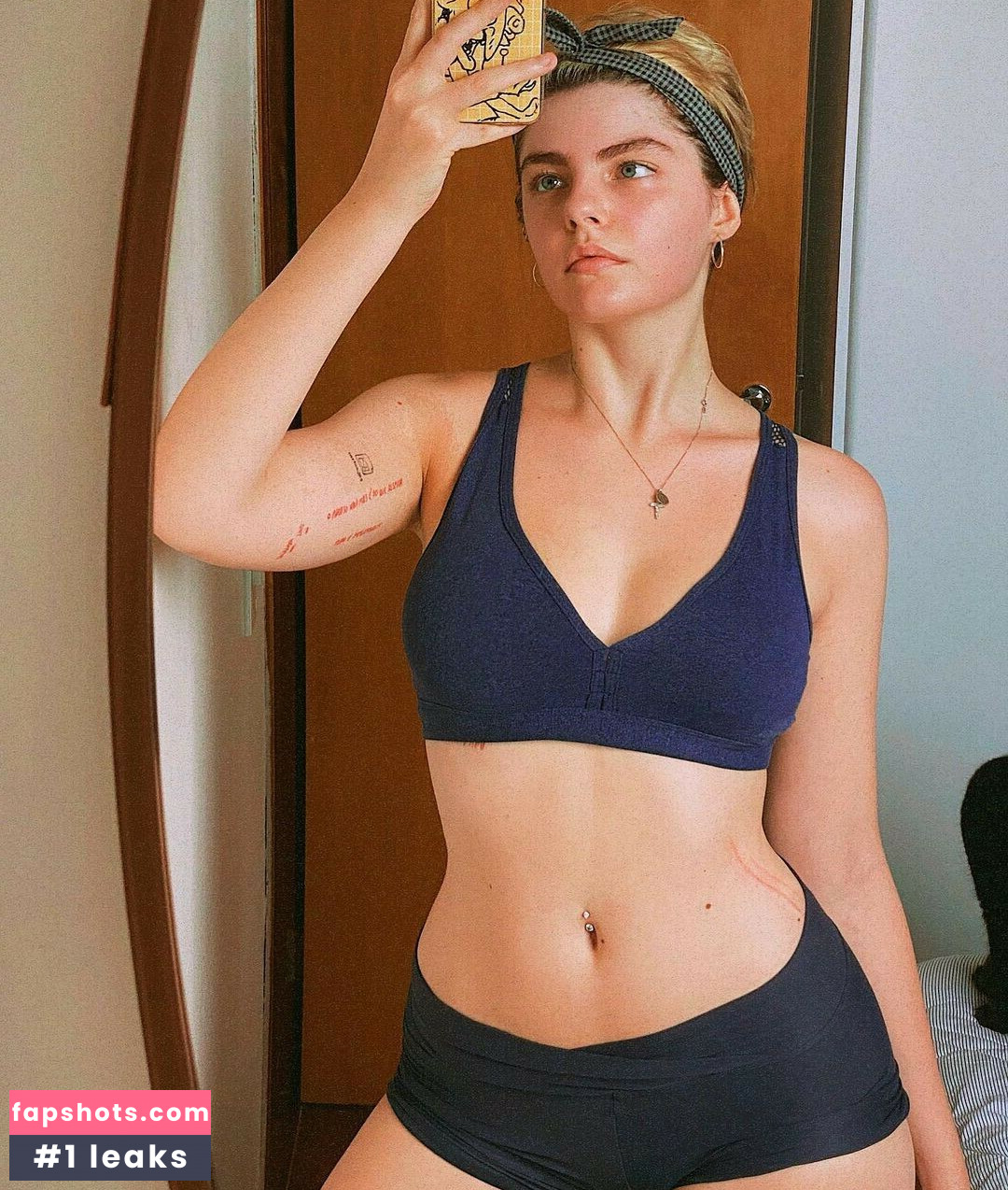 Triz Pariz gallery photo #74