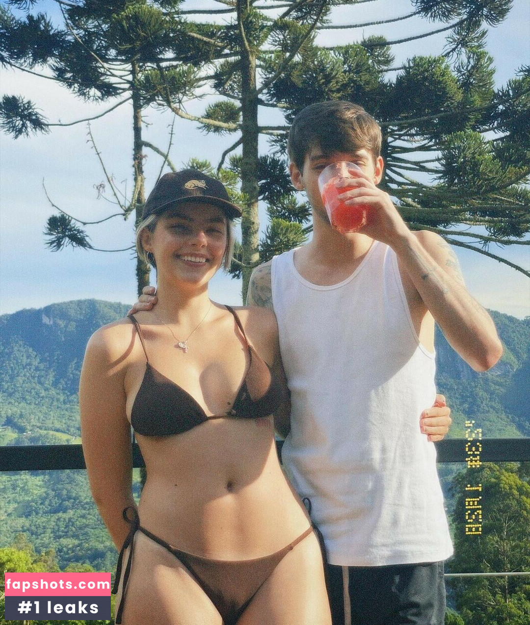 Triz Pariz gallery photo #75