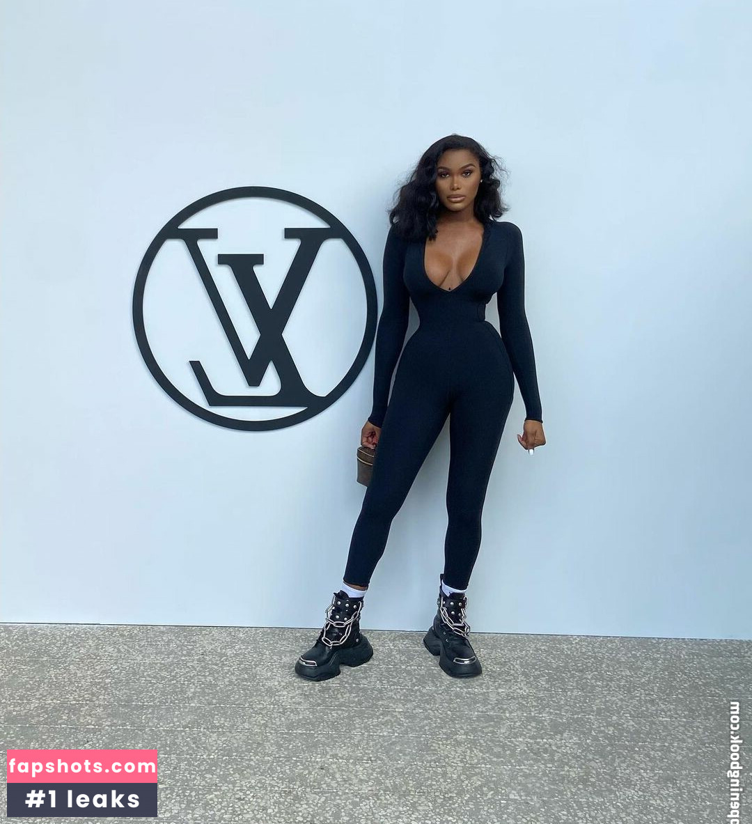 TS Imani nude babe gallery