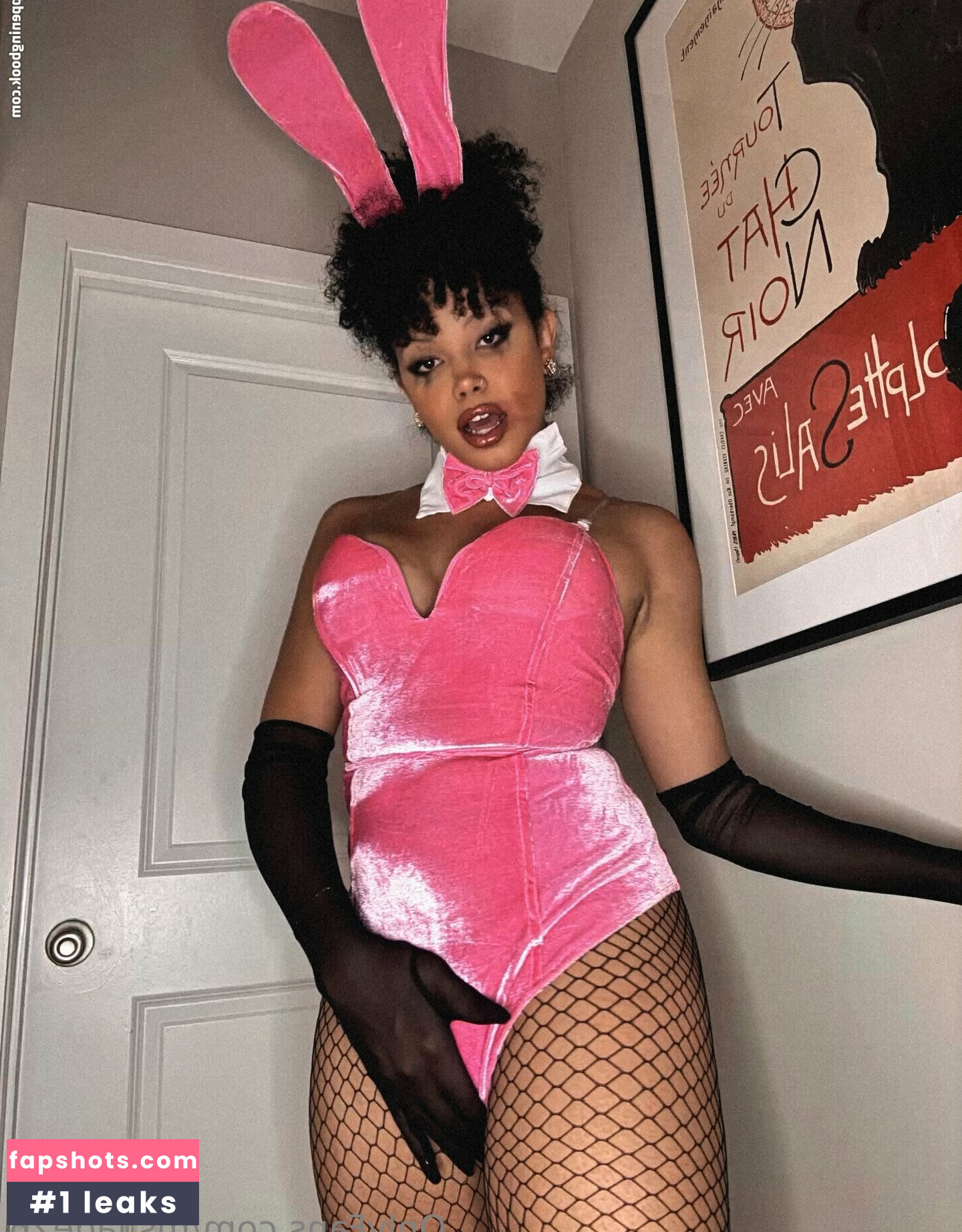 TS Jade gallery photo #16