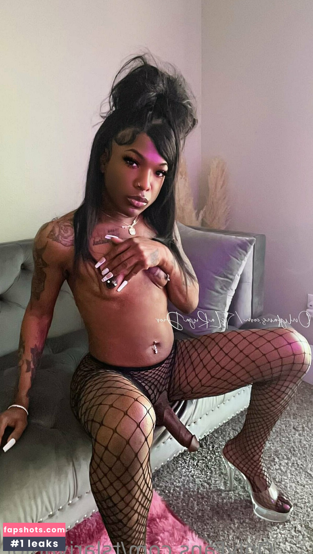 tslariyadior gallery photo #12