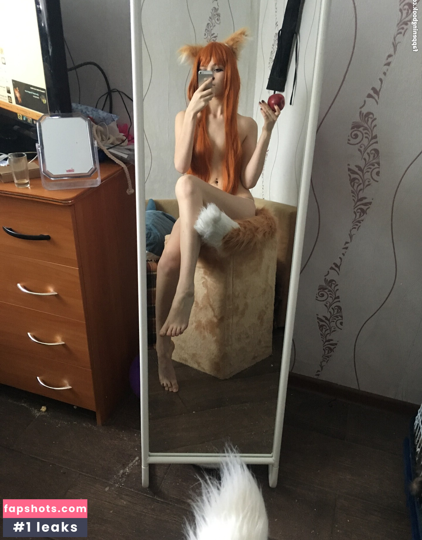 Tsuki Desu gallery photo #12